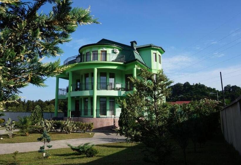 ویلای یک اتاق خوابه با استخر شنا, Villa Qero