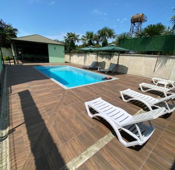 ویلای یک اتاق خوابه با استخر شنا, Villa Qero