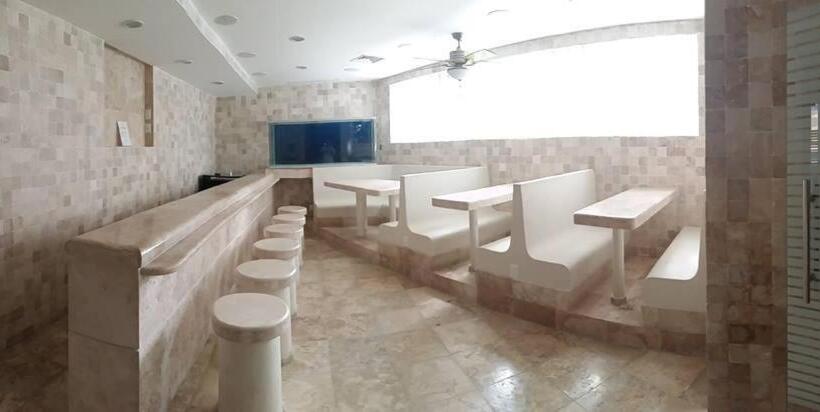 스탠다드 스튜디오, Puerta Diamante Acapulco