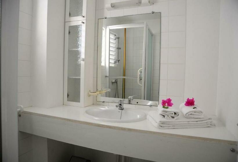 استودیوی استاندارد, Résidence Tropicale