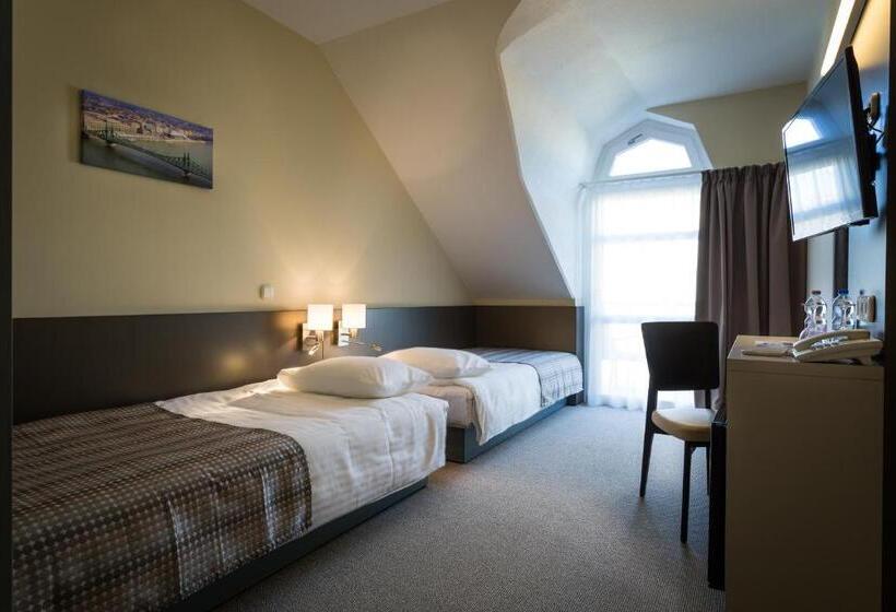 اتاق استاندارد, Corvin Hotel Budapest Corvin Wing