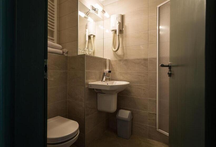 스탠다드 룸, Corvin Hotel Budapest Corvin Wing