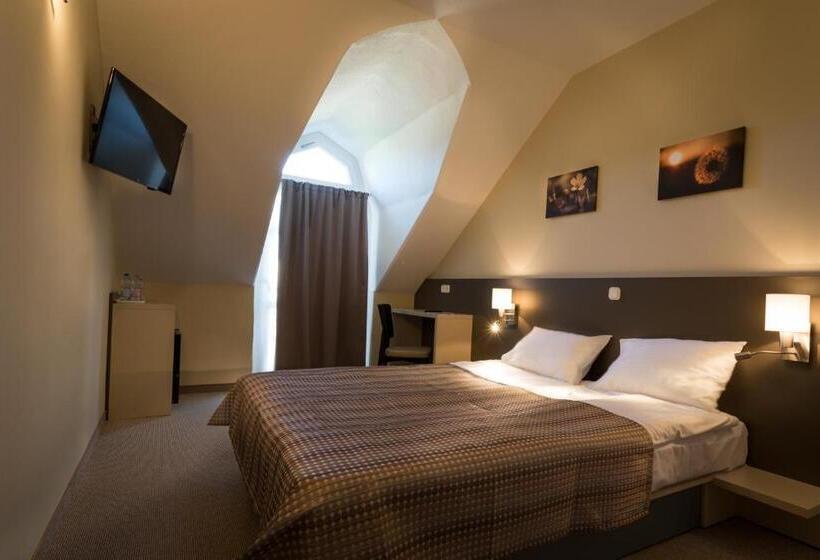 스탠다드 룸, Corvin Hotel Budapest Corvin Wing