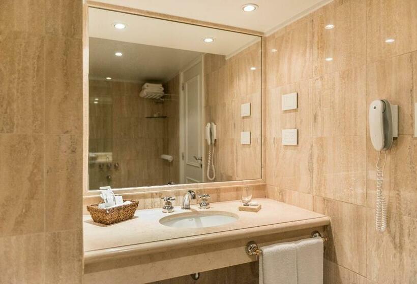 标准工作室, Loi Suites Recoleta