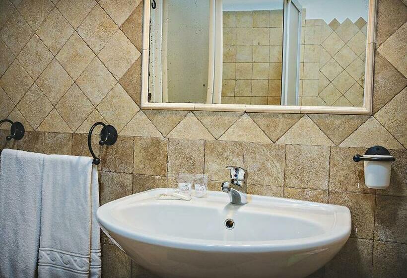 اتاق استاندارد چهار تخته, Bed And Breakfast Ichnos
