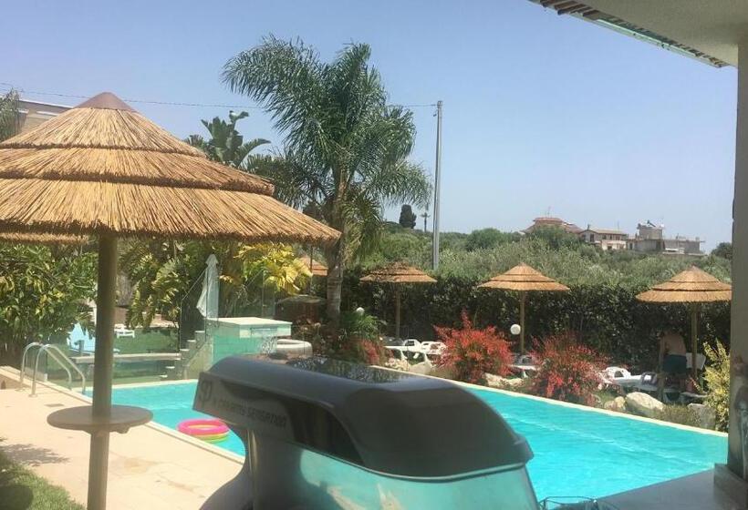 اتاق لوکس, Saija Resort