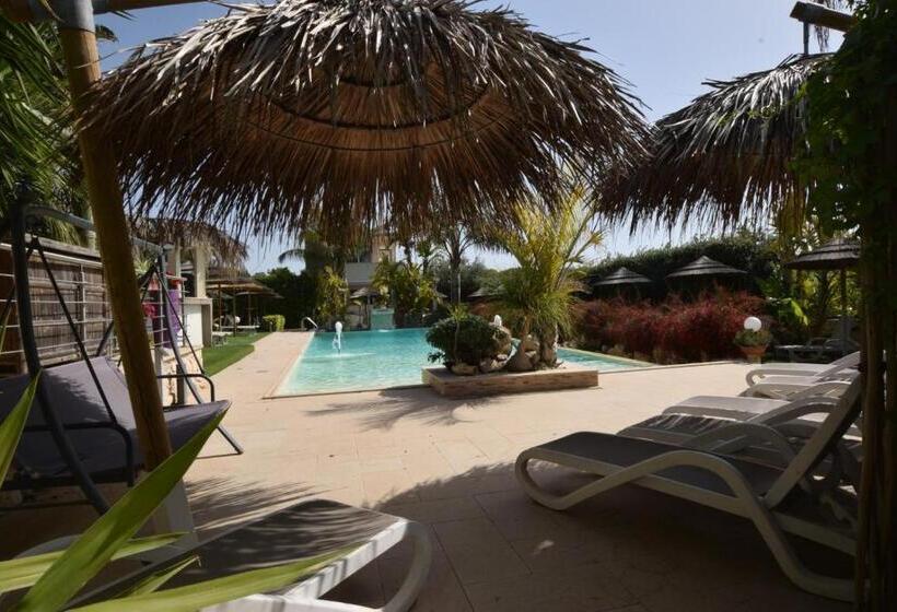 سوییت جونیور با چشم‌انداز دریا, Saija Resort