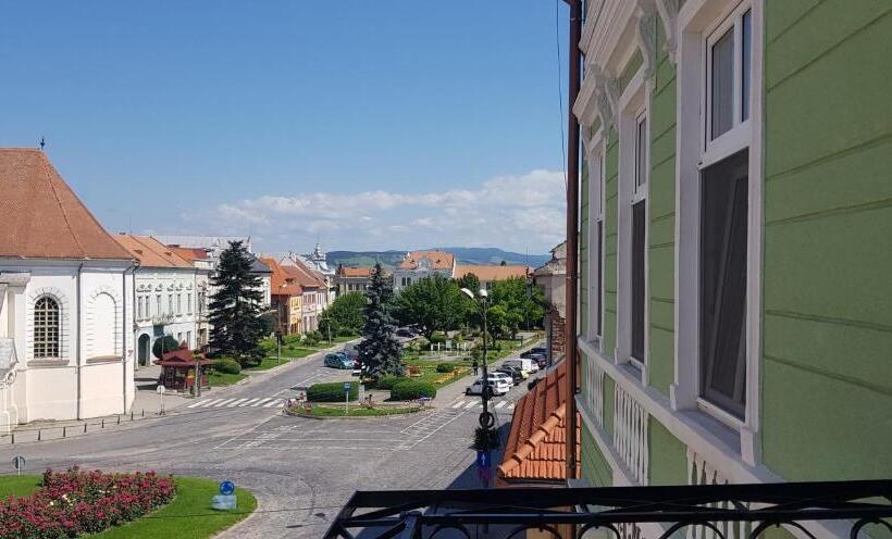 سوییت خانوادگی, Sissy Vendégház