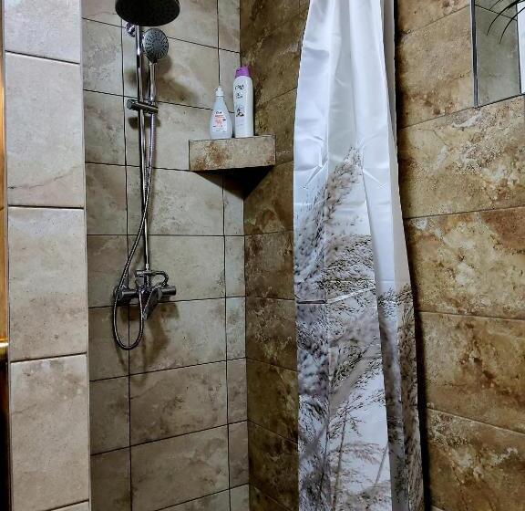 اتاق لوکس, Sissy Vendégház