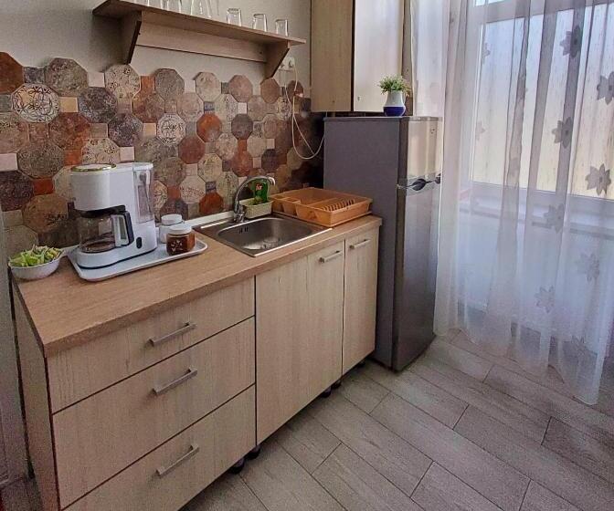 سوییت خانوادگی, Sissy Vendégház