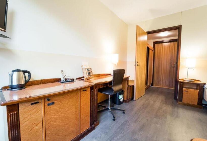 Трежместный Номер Economy, Budget Hotel Raahe