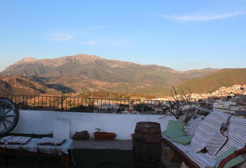 Номер Стандарт, B&b Il Portico Orgosolo