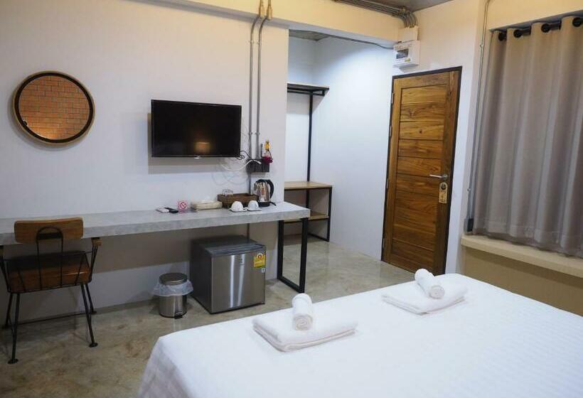 غرفة قياسية فردية, Luck Esan Loft