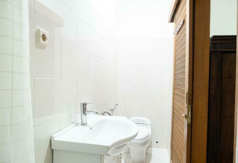 Номер Стандарт, Reddoorz Plus Near One Bell Park Avenue