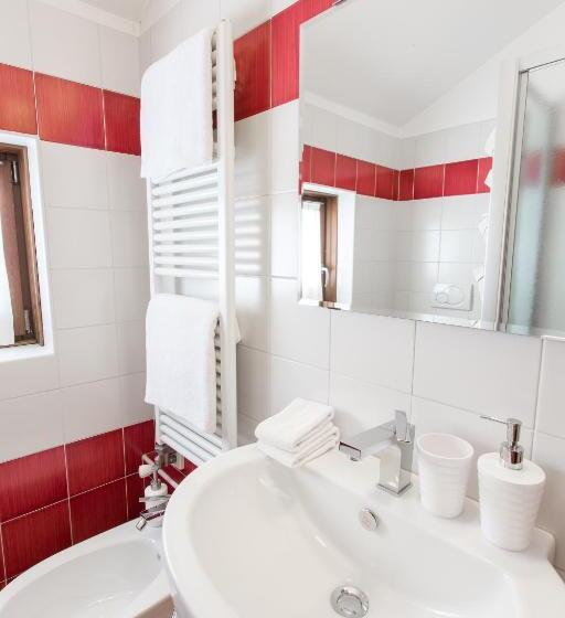 اتاق استاندارد یک نفره, B&b White Moon
