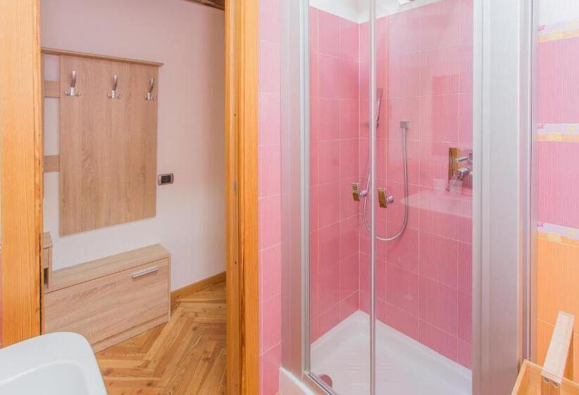Четырехместный Номер Стандарт, B&b White Moon