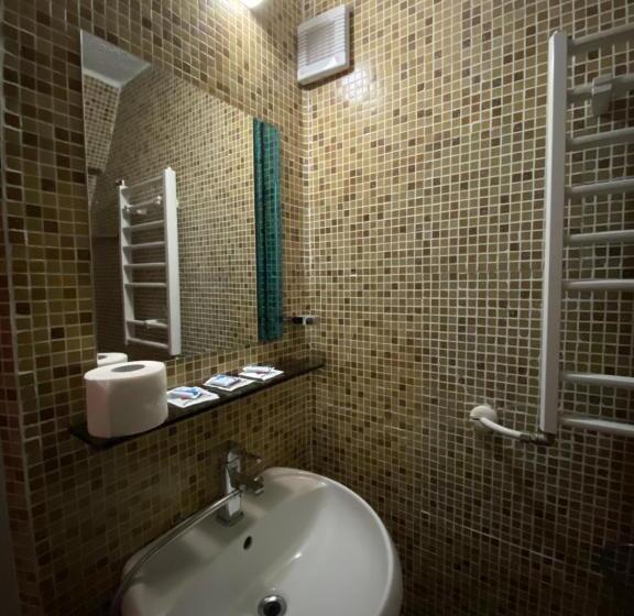 Номер Стандарт Трехместный, Family Hotel Flora