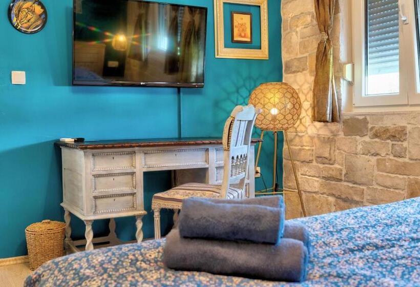 سوییت خانوادگی, Apartments Villa Mike