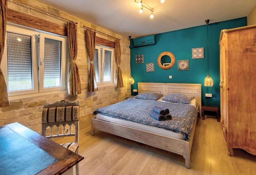 سوییت خانوادگی, Apartments Villa Mike