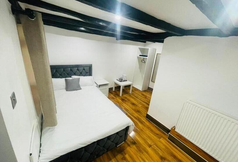 Номер Стандарт, Tudor Oaks Lodge Stevenage North