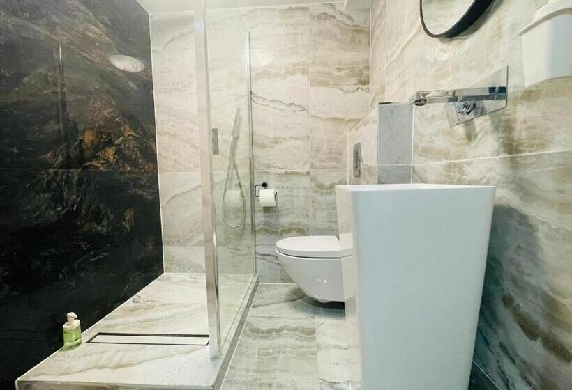 Номер Deluxe, Tudor Oaks Lodge Stevenage North