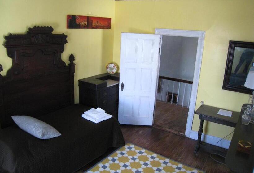Трехместный Номер Стандарт Вид на Сад, Higganum House B&b
