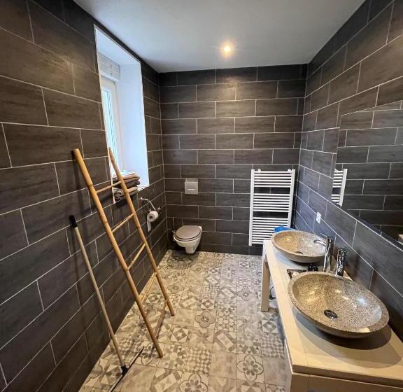 Дом 1 Спальня, L'hostellerie De Sèvremont