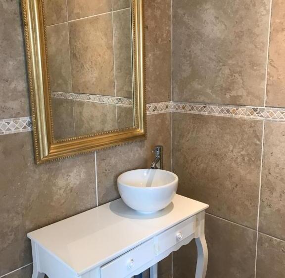Дом 1 Спальня, L'hostellerie De Sèvremont