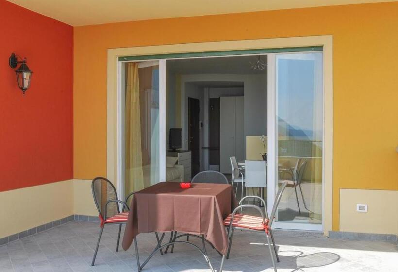 Студио Стандарт с Террасой, Residence Usignolo