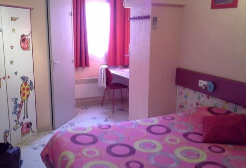 اتاق خانوادگی, Contact Hôtel Come Inn