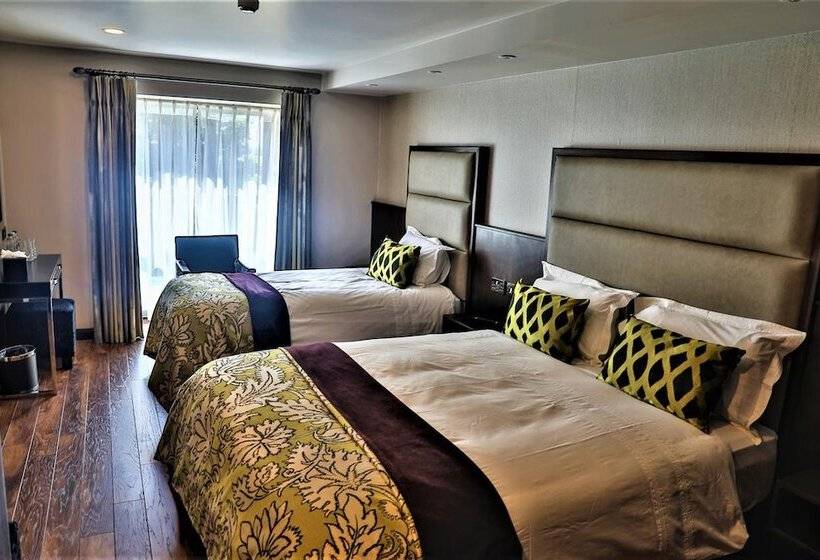 Quarto Triplo Estandar, The Lansdowne
