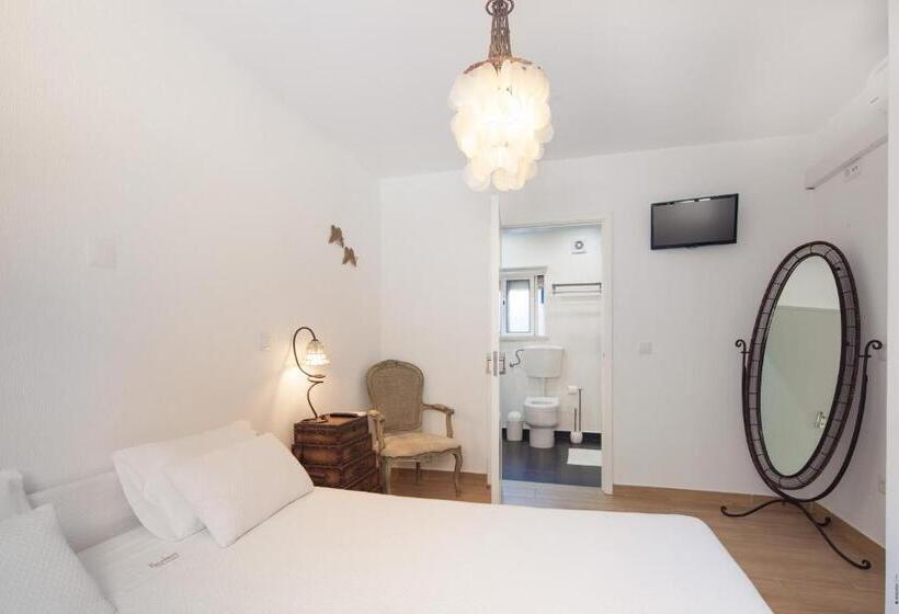 سوییت لوکس, Furadouro Terrace Hostel