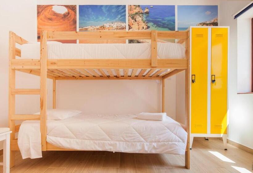 اتاق استاندارد چهارنفره با سرویس بهداشتی مشترک, Furadouro Terrace Hostel