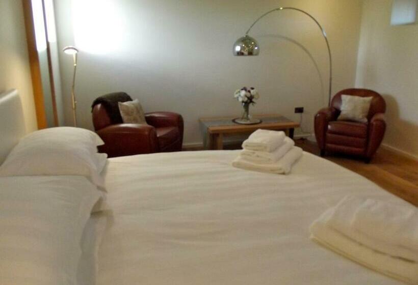 Номер Классика Кровать Кинг, The Suites At Pannells Ash