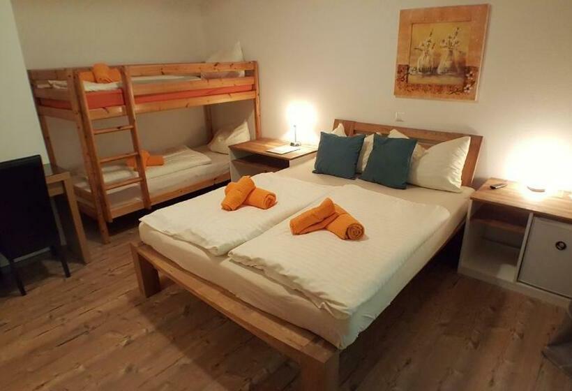 Четырехместный Номер Стандарт с Балконом, Gasthof Klug Zum Ehrensepp