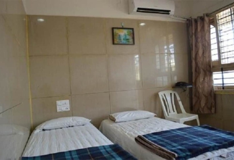 豪华房间, Mourya Deluxe A/c Lodge