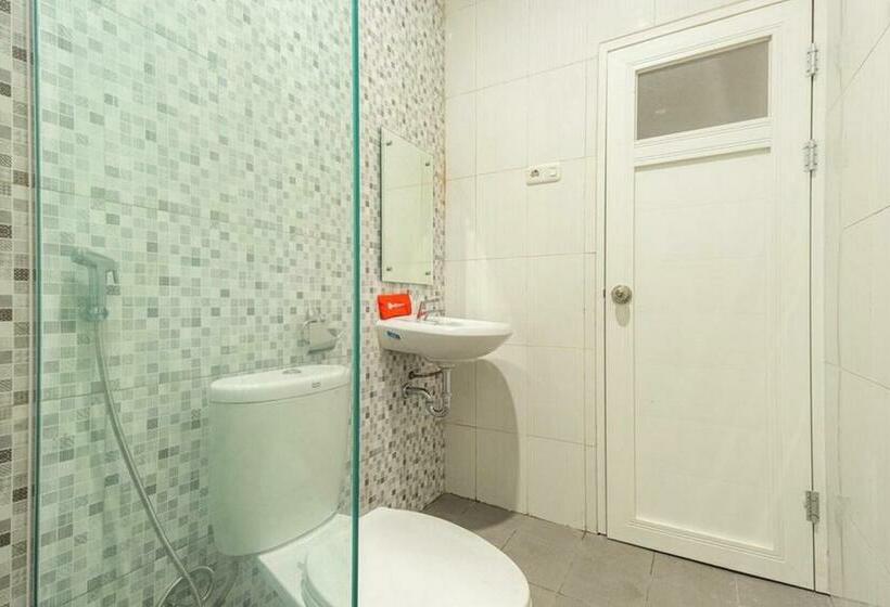 Номер Стандарт, Reddoorz @ Binjai