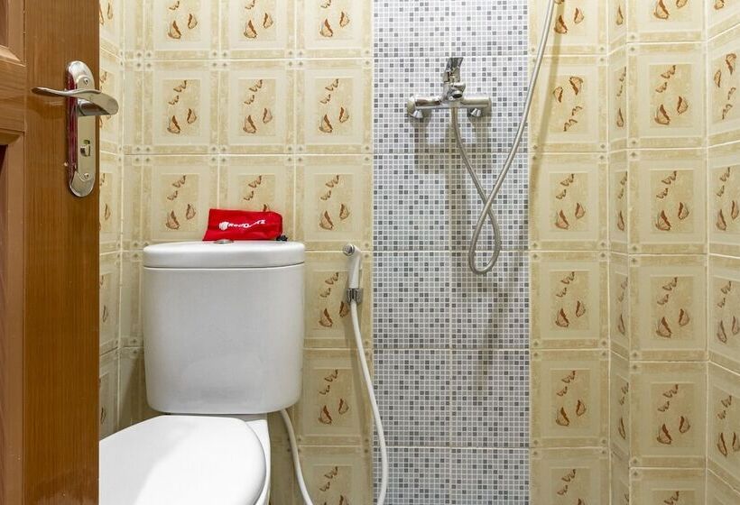 Семейный Номер, Reddoorz Plus @ Gunungsari Surabaya