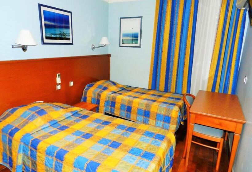 标准三人间, Antares Hostel