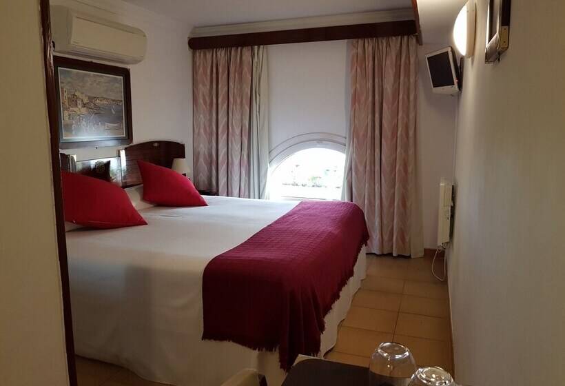 חדר אקונומי, La Residencia