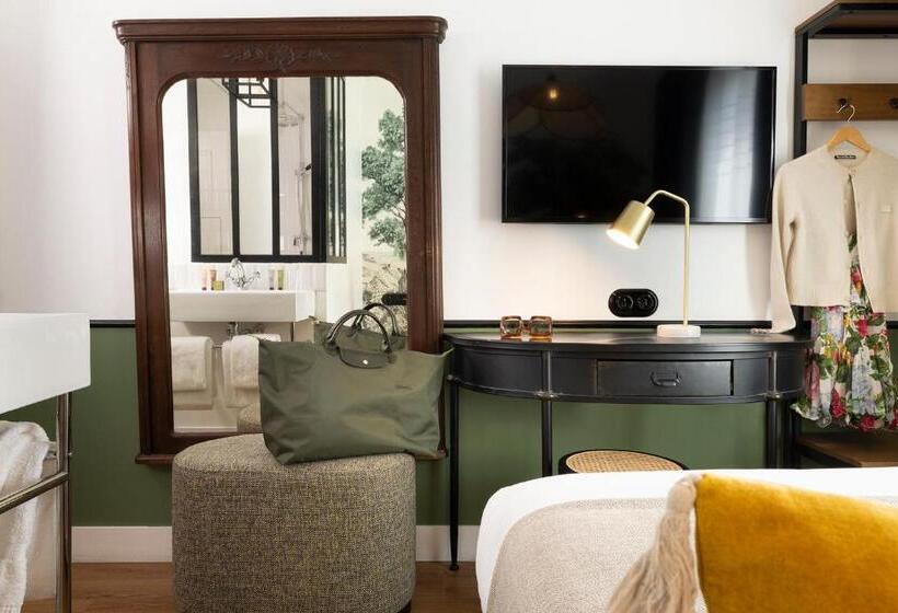Номер Superior с Балконом, Avalon Cosy Hotel Paris