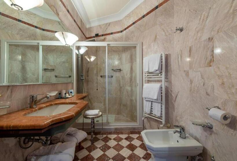 اتاق لوکس با چشم‌انداز دریا, Grand Hotel Ortigia