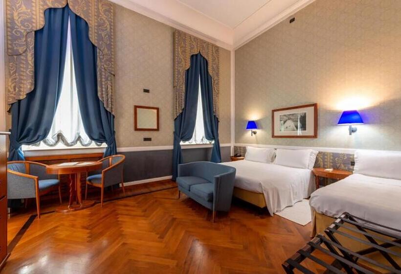 اتاق لوکس سه تخته, Grand Hotel Ortigia
