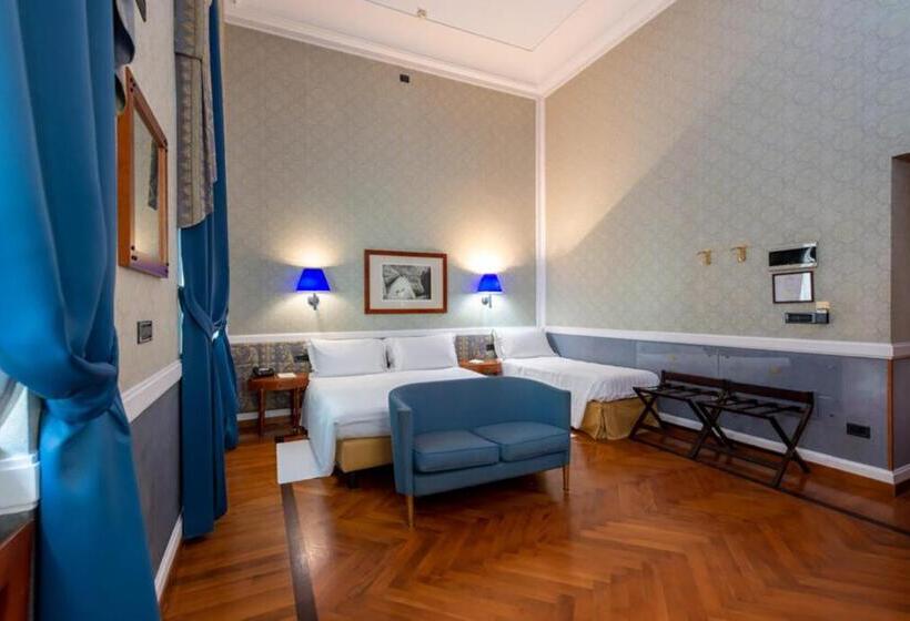 اتاق لوکس سه تخته, Grand Hotel Ortigia