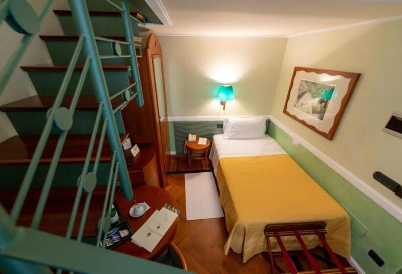 اتاق استاندارد یک نفره, Grand Hotel Ortigia