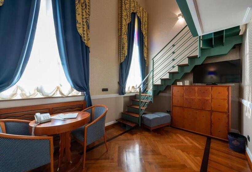 سوییت جونیور با چشم‌انداز دریا, Grand Hotel Ortigia
