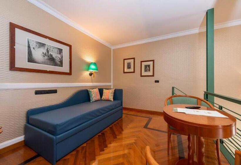 سوییت جونیور با چشم‌انداز دریا, Grand Hotel Ortigia