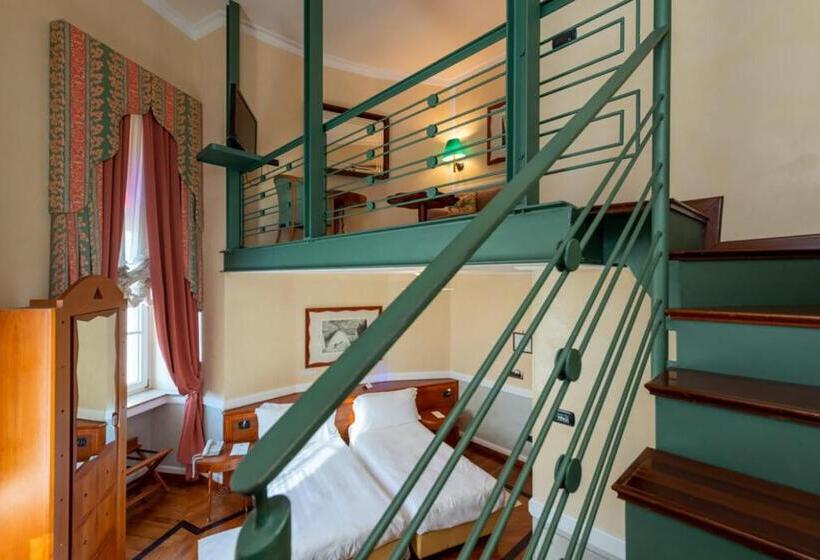 سوییت جونیور با چشم‌انداز دریا, Grand Hotel Ortigia