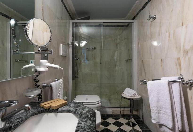 سوئیت با تخت بزرگ, Grand Hotel Ortigia
