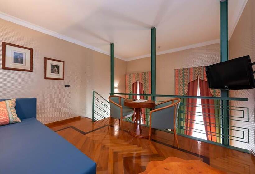 سوییت جونیور با چشم‌انداز دریا, Grand Hotel Ortigia
